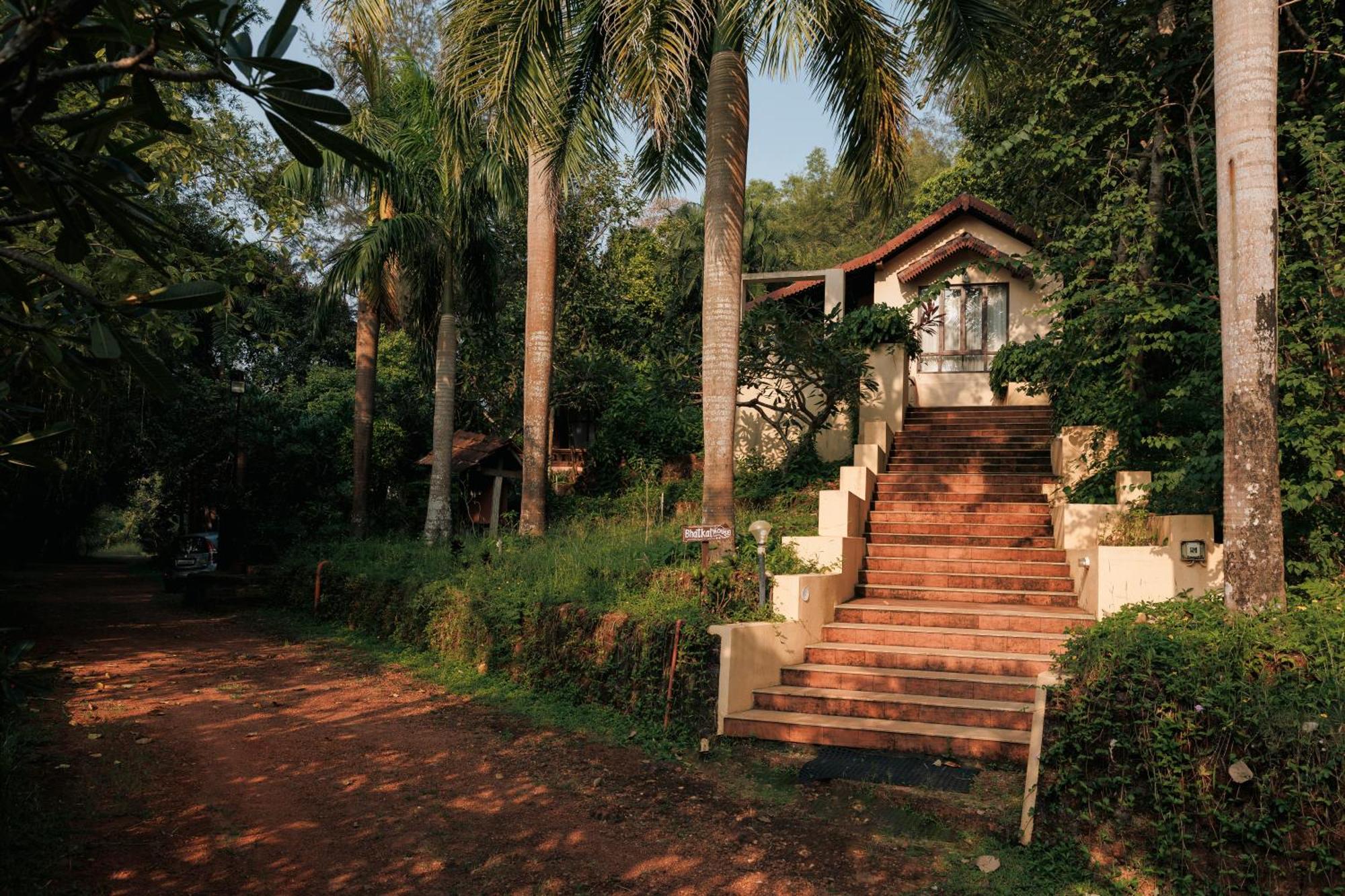 Sai Vishram Beach Resort Bainduru Exterior foto